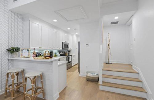 Boutique condo w oceanfront & concierge - Photo 10