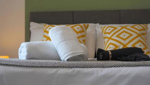 4 Bed - Parking - Close to M4 - Ideal for Work - Foto 4