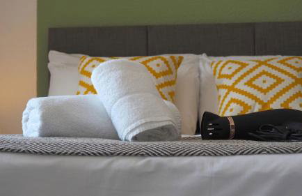 4 Bed - Parking - Close to M4 - Ideal for Work - Foto 4