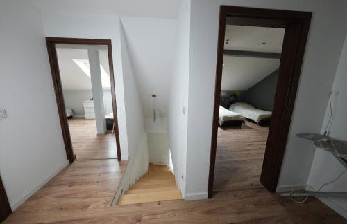 Dom nad rzeką - Foto 2