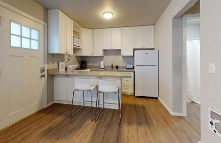 Hazel's Hideaway apt in walkable historic area - Foto 13