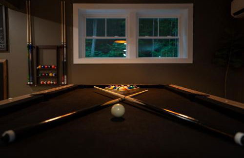 '"Luxury Mountain Getaway'" Sauna, Hot Tub, Massage Chair, Pool Table - Photo 76