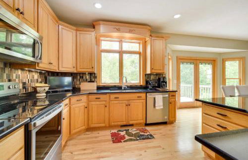 Riverfront Bliss in Rice Lake Deck, Grill and Hike! - Foto 9