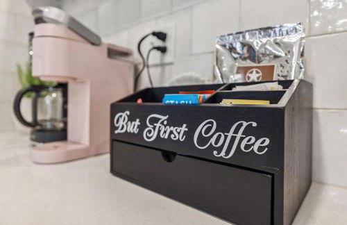 Meerkat Manor- 5 Min Drive to CLE Clinic - Foto 17