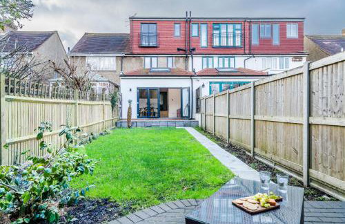Cozy 3 Bedroom Terrace Cottage in Epsom - Photo 51