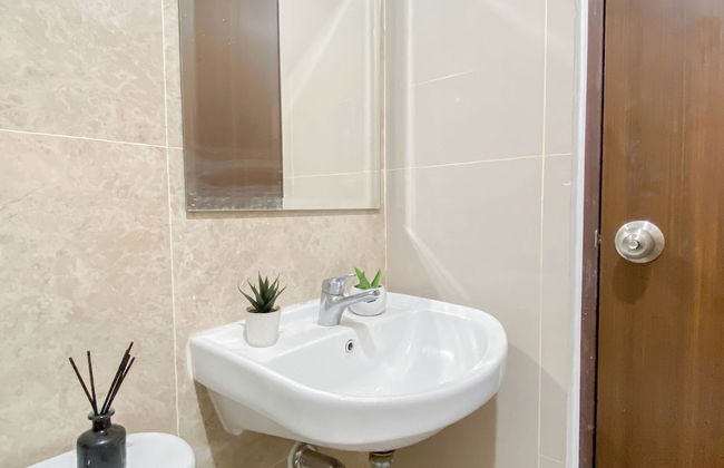 Good Place And Spacious Studio Transpark Cibubur Apartment - Foto 16