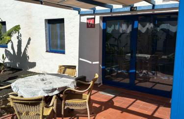 Sunny home in the center near the beach - Photo 24