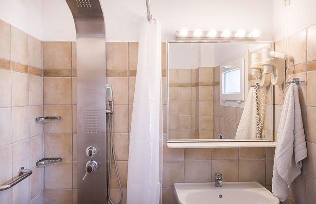 Spiti Prifti - Photo 30