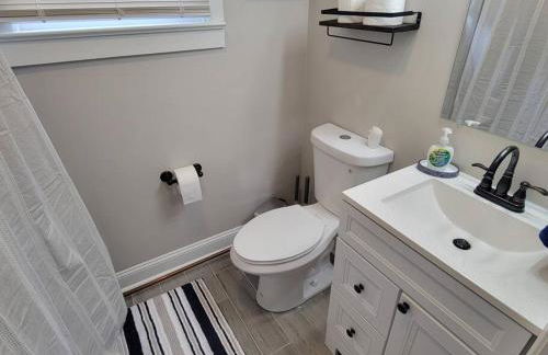 Annapolis Escape Steps to Harbor backs to Gate 1 - Foto 12