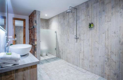 Suite 4 - Sleeping Giant Hotel - Pen Y Cae Inn - Foto 6