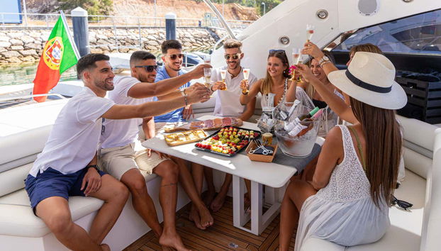 Toasting to a memorable yacht trip in Albufeira
