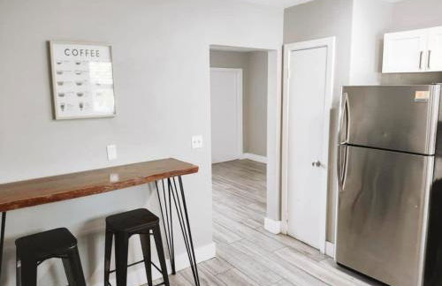 Rustic Retreats Cozy 2BR for 6 guests minutes from Las Olas - Foto 11