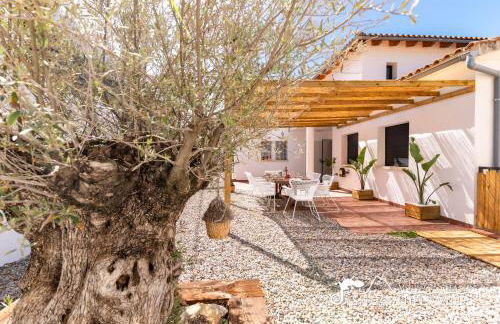 Villa Serranita - Stylish Holiday Home with Views and Air Conditioning 15 mins to Sitges - Photo 35