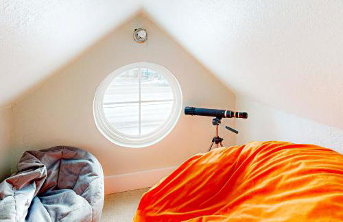 Walk to Beach and Dtwn East Tawas! Lake-View Retreat - Foto 17