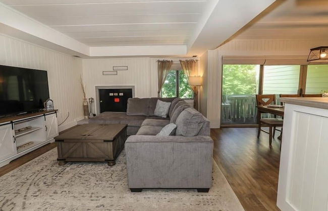 Seven Springs 2 Bedroom Premium Condo, Pet Friendly! by RedAwning - Foto 11