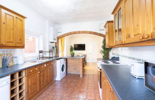 Open Mind Property - Cosy Home - 7 Beds & Parking - Foto 21