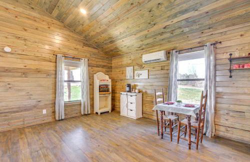 Cozy Mississippi Cabin with Covered Porch and Grill! - Foto 7