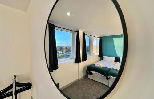 Two Bedroom Flat by Brookland Stays Serviced Accommodation Short Lets Leeds with Free WiFi - Foto 5