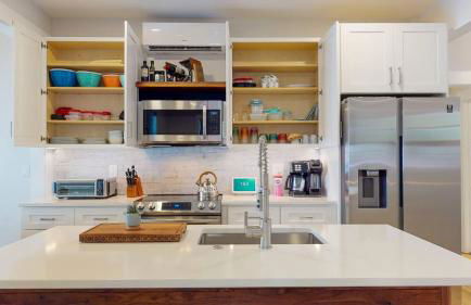 Historic 2BR 1BA with King bed-Fast Wi-Fi 75 OLED TV - Foto 9