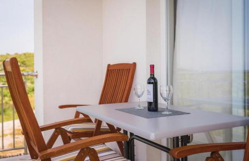 Six-Bedroom Holiday Home In Rogoznica - Foto 15