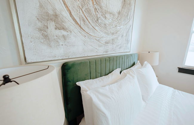 Cozy 6BR Home Near Plaza Dist -sleeps 15 - Photo 38