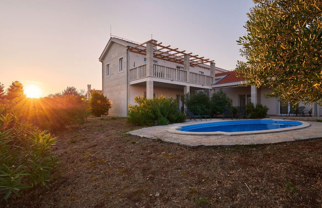 Luxury Villas Stari Grad - Photo 35
