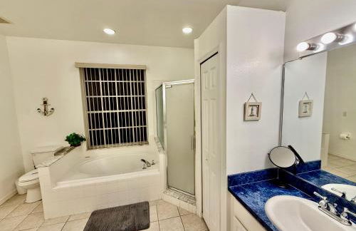 Grand Luxury 4BR Pool Home Near Disney Parks - Foto 21