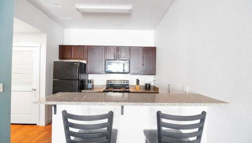 Relaxing 3BR Apartment With Pool & Wifi - Photo 5