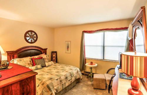 Waterfront Port Clinton Condo with Pool Access! - Foto 12