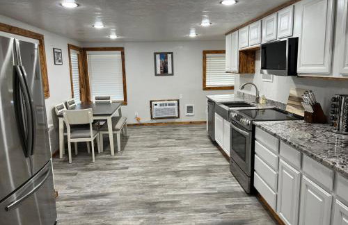 Cozy Home Between Zion & Bryce - Photo 31