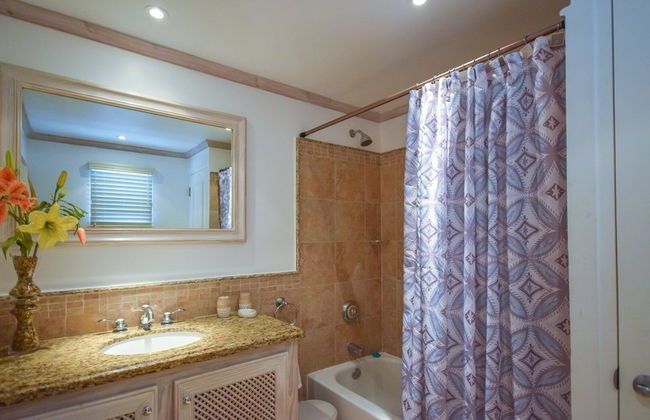 Modern 2-bed Apt Near Beach In St. Lawrence Gap 2 Bedroom Apts by Bluescape - Foto 35