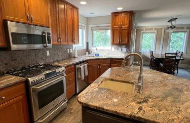 King Home- Mountain Oasis Pool & Views - Foto 8