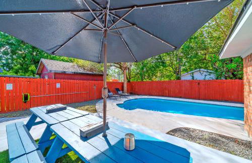 Amazing 4BR 2BA Winter Home with Pool & Game-Movie Room - Foto 44