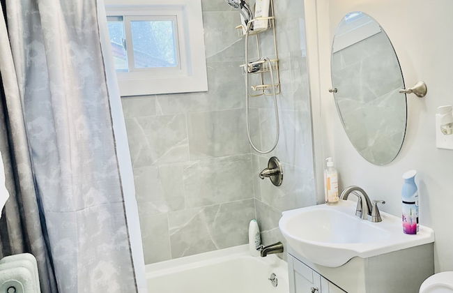 Newly Renovated 2 floor Getaway - Foto 36