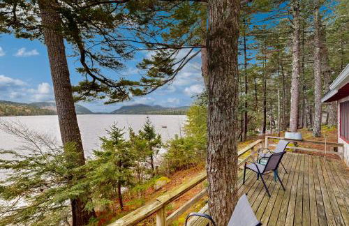 2BR Lakefront Cabin with Fireplace, Lake Views, Dock - Foto 22
