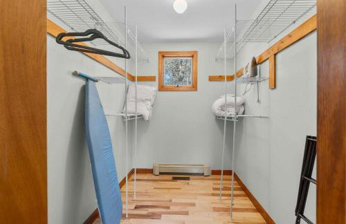 Lovely House 5 Min to Beach with Deck Grill and Garage - Foto 32