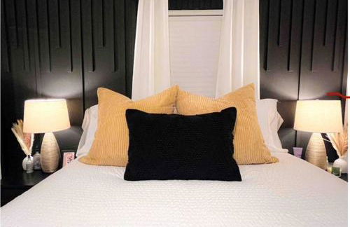 Pristine Full Sized Montrose Apartment Half Block to Menil Museum - Foto 15