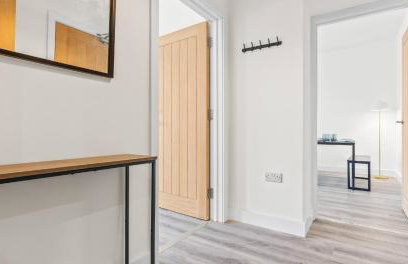 2BR Apartment with Sofa bed I Prime Town Centre Location I Gold St D-Lux, Modern Amenities, Walk to Train, Bus Stations, Shops & Cafés I Leisure and Business Stays Welcome - Foto 16