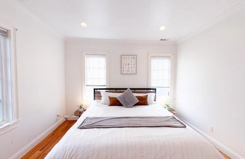 Family-Friendly 4 Bed 3 Bath Downtown Delight - Foto 27