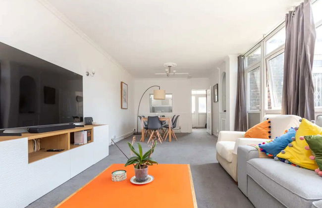 Spacious & Welcoming 4BD House - Kennington - Foto 34