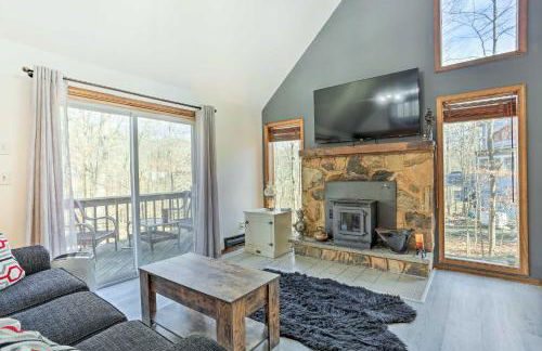 4 Mi to Tubing Cozy Bushkill Cabin with Deck! - Foto 4