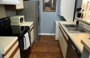 Vet School - Pools Full Kitchen Queen Bed - Foto 5