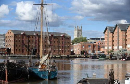 Elliot Oliver - Stylish 2 Bedroom Apartment With Parking In The Docks - Foto 29