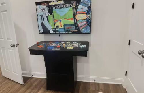 Charming Escape with Hot Tub & Fire Pit Winter Haven! - Foto 42