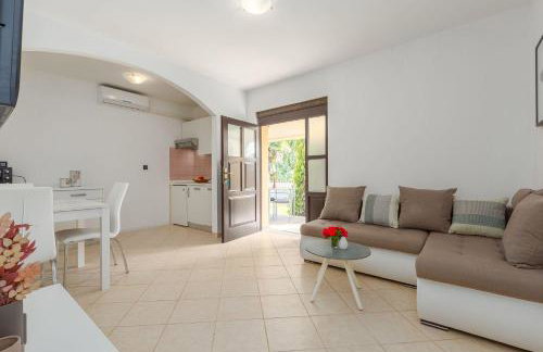 Malerisches Apartment in der Natur mit Pool, Outdoor-Kueche, BBQ, Spielplatz - Photo 11