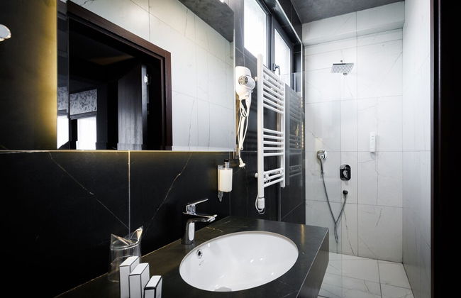 Nest Suites - Photo 38