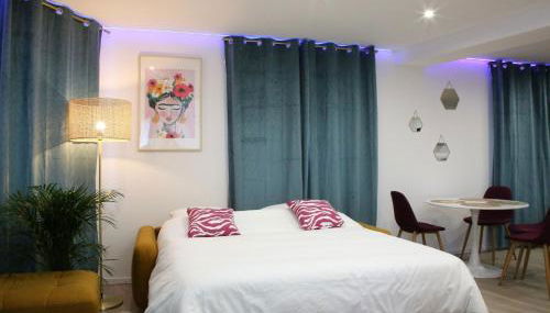 La Loge en Or - Parking public - Triplex - Proche centre et autoroute - Foto 5