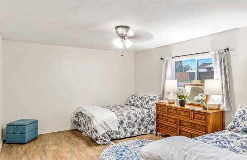 Hot Tub and Spacious Backyard Close to Lake! - Foto 25