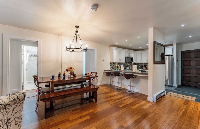 Walk to Lake, Dining+shops 5mins to Ski Resort Incline Paradise by Avantstay - Photo 14