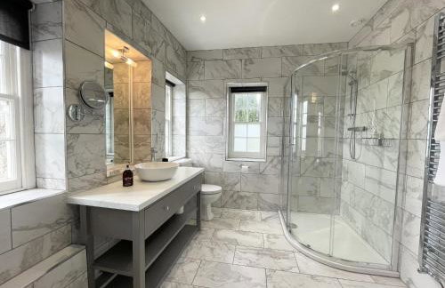 Welcome to Hazelwood, The Mount Somerton Apartment - modern and fully equipped, Private off-street parking, Near Glastonbury Tor, The spectacular Wells Cathedral, Stourhead, Sherborne Abbey, Millfield School, Clark's Village - Foto 24